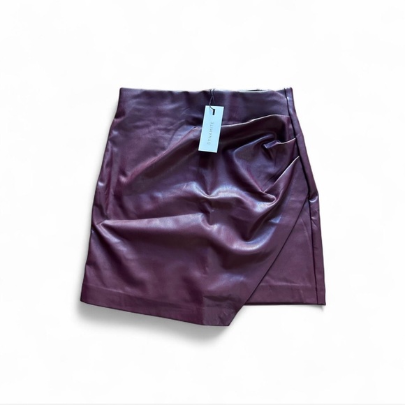 💜Dynamite Burgundy Faux Leather Skirt - Picture 1 of 5